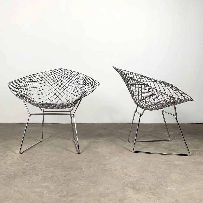 Set of 2 vintage diamond chairs by Harry Bertoia for Knoll 1990