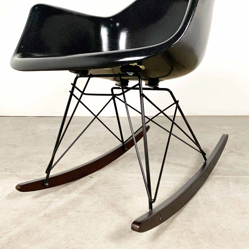 Chaise à bascule vintage en fibre de verre RAR par Charles et Ray Eames pour Herman Miller, 1980