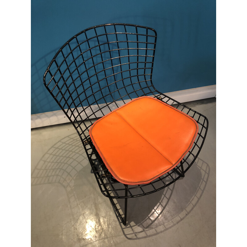 Chaise vintage orange et noir par Harry Bertoia 