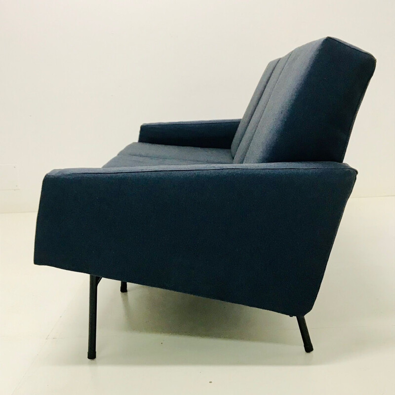 Vintage sofa model G10 by Pierre Guariche by Airborne