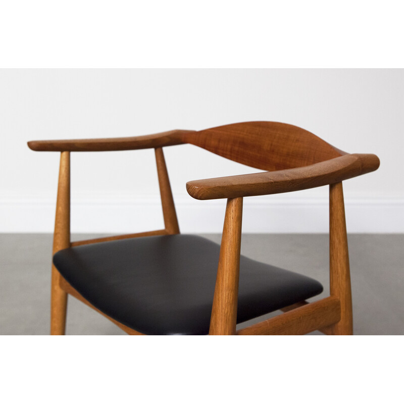 Carl Hansen & Son chair in teak, oak and leather, Hans WEGNER - 1950s