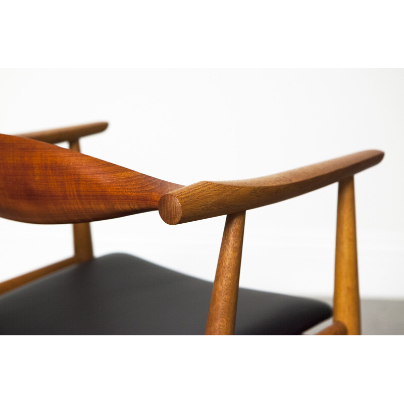 Carl Hansen & Son chair in teak, oak and leather, Hans WEGNER - 1950s