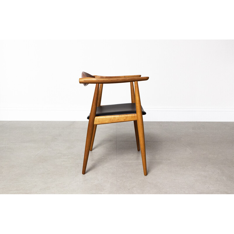 Carl Hansen & Son chair in teak, oak and leather, Hans WEGNER - 1950s