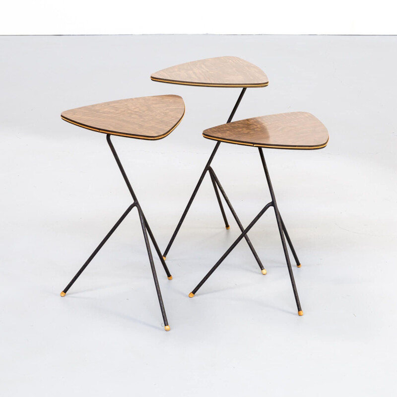 Set de 3 tables d'appoint triangle par Mathieu Mategot pour Artimeta