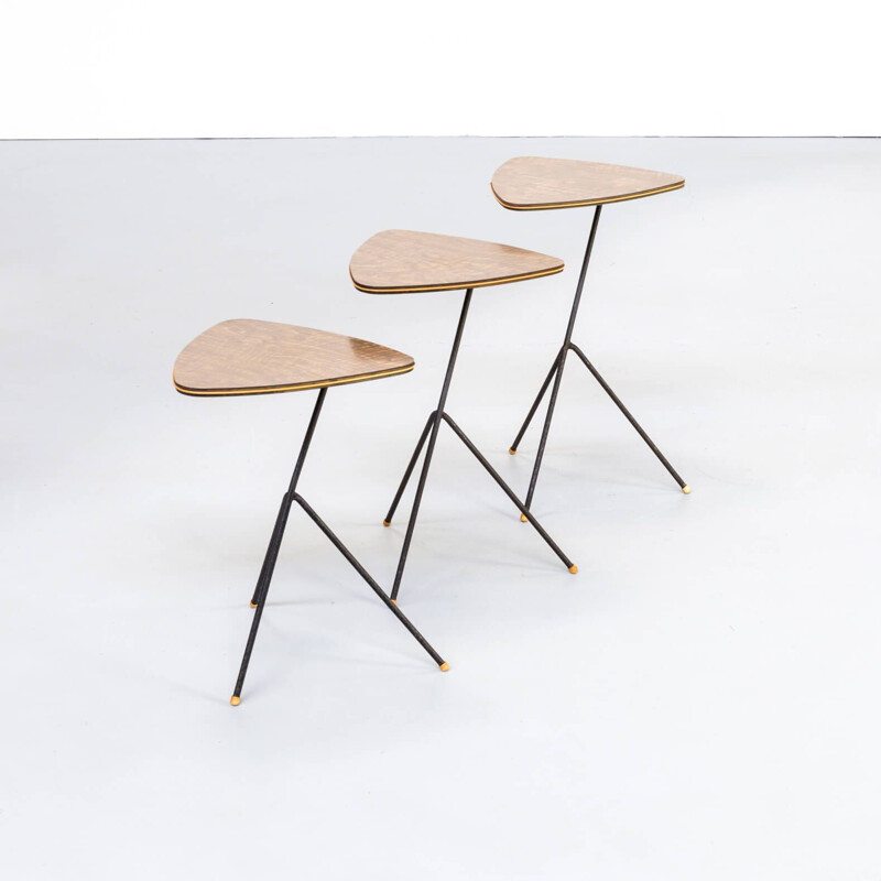 Set de 3 tables d'appoint triangle par Mathieu Mategot pour Artimeta