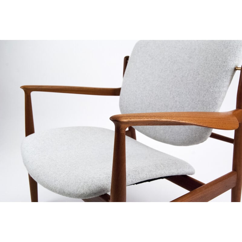  France & Son Danish "FD-136" lounge chair in teak, wool and brass, Finn JUHL - 1950s