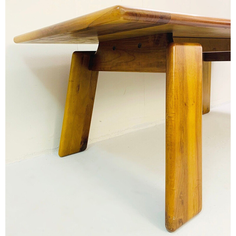 Table à repas vintage en Noyer par Afra etTobia Scarpa - 1980