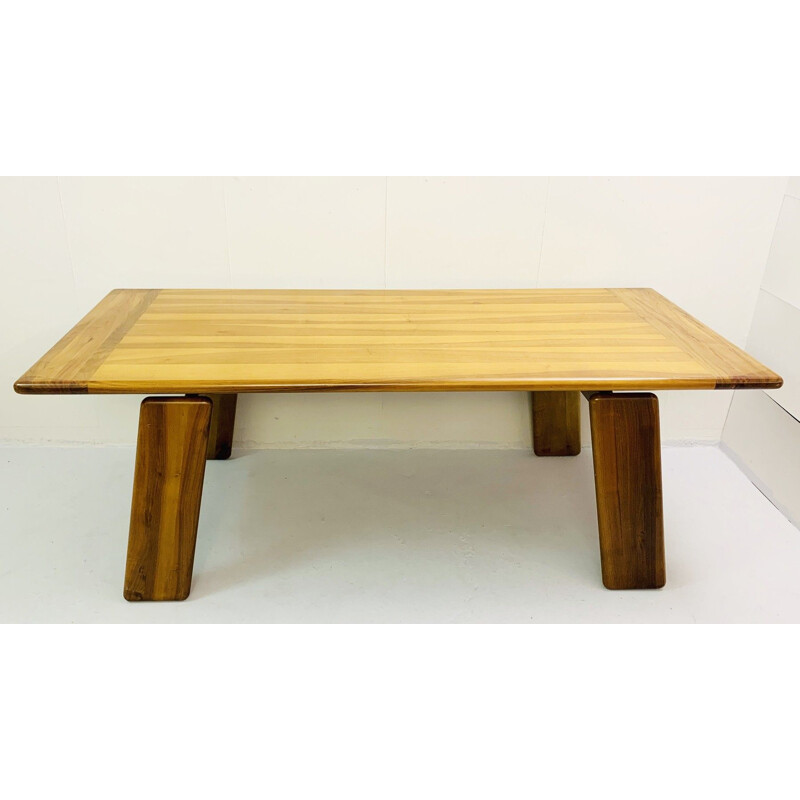 Vintage Walnut dining table by Afra etTobia Scarpa - 1980