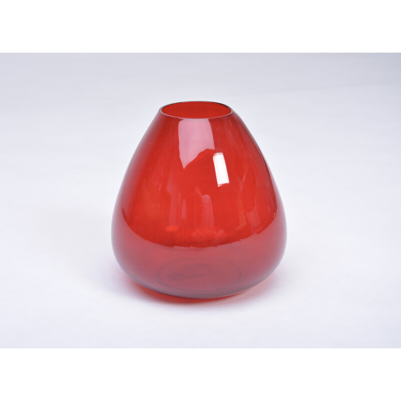 Vintage red vase from the Ruby series by Per Lütken for Holmegaard, 1957