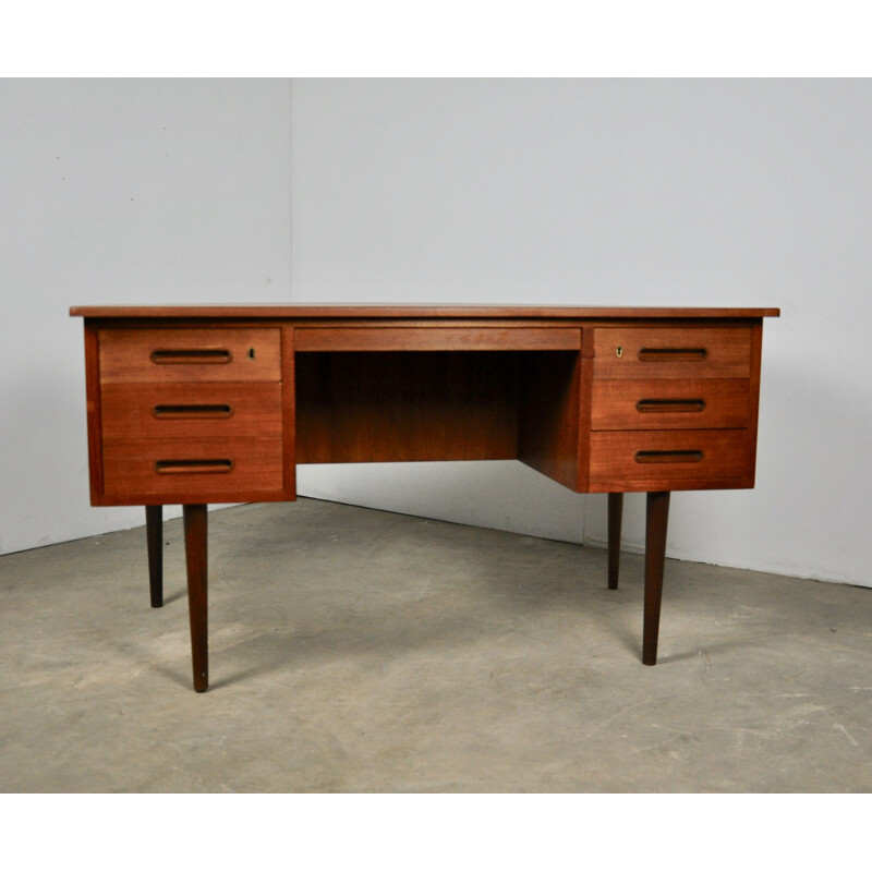 Peter Løvig Nielsen's vintage desk for Løvig, 1950