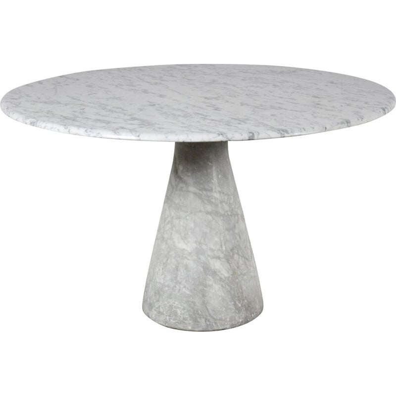 Round dining table in carrara marble 1970