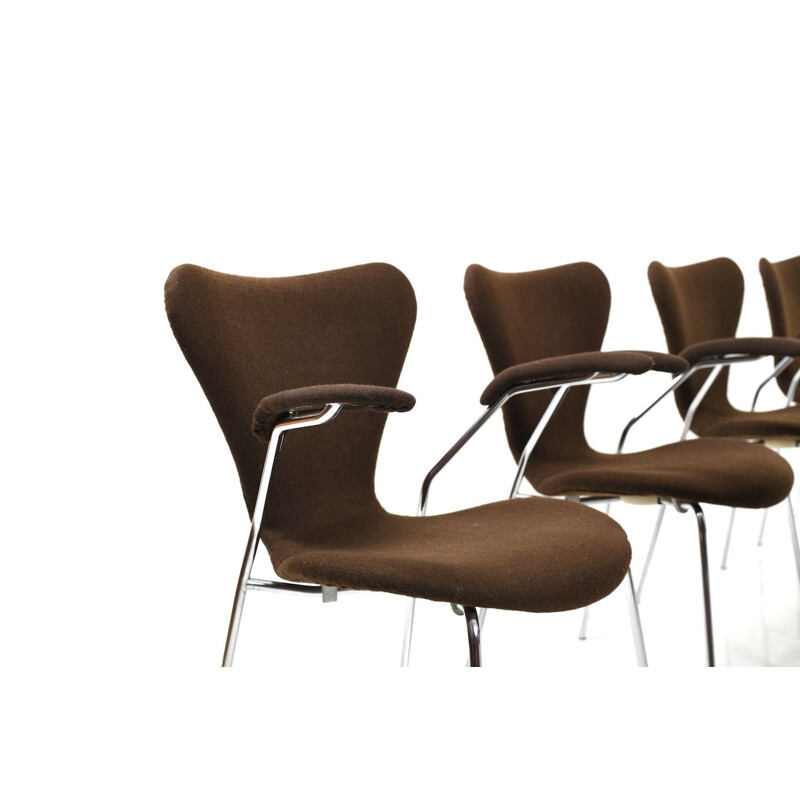 Set of 10 vintage chairs "Series 7" by Arne Jacobsen from Fritz Hansen