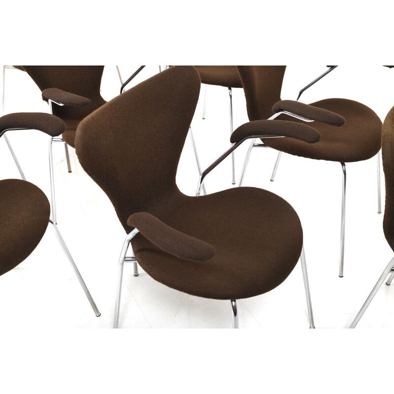 Set of 10 vintage chairs "Series 7" by Arne Jacobsen from Fritz Hansen