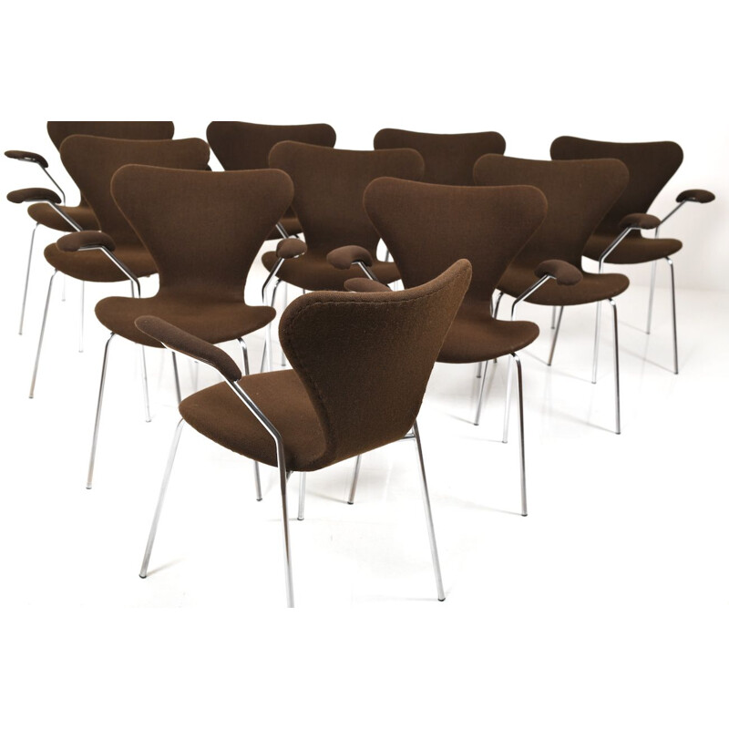 Set of 10 vintage chairs "Series 7" by Arne Jacobsen from Fritz Hansen