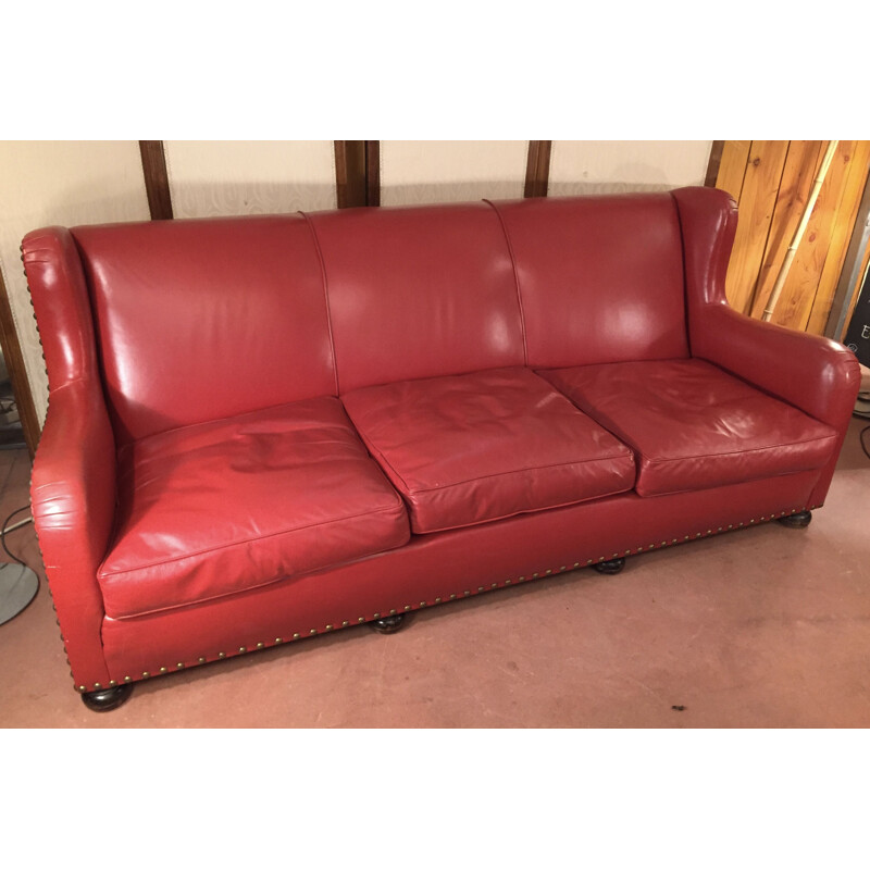 Vintage sofa in red leather 