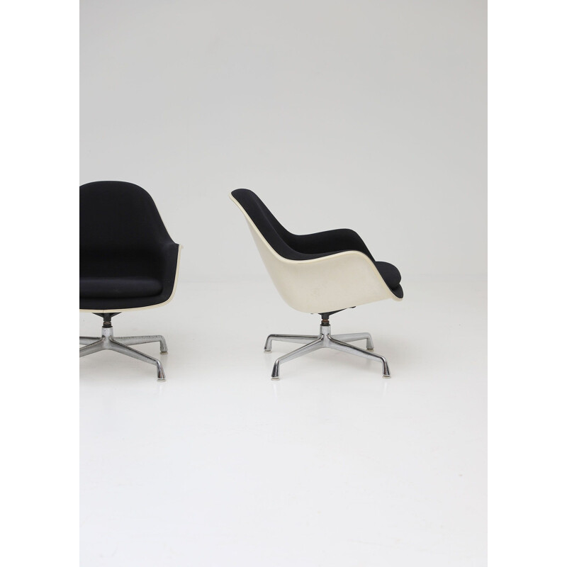 Two swiveling armchairs  model EC175-8 by Charles and Ray Eames for Herman Miller