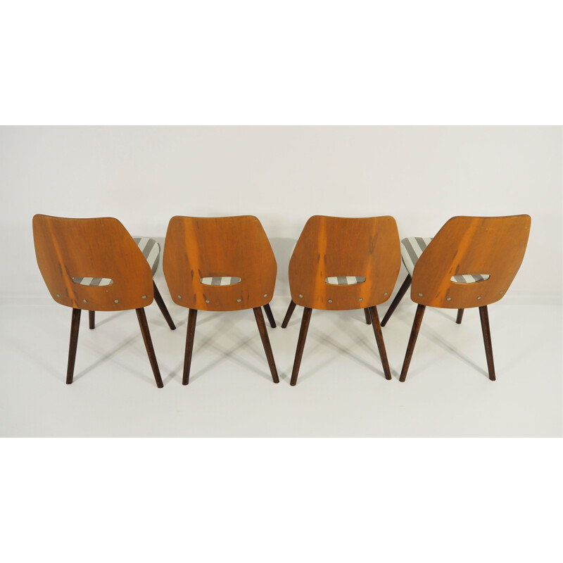 Ensemble de 5 chaises et table à repas vintage de Tatra Nábytok, 1960 