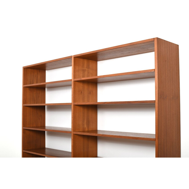 RY100 Shelf System in Teak by Hans J. Wegner