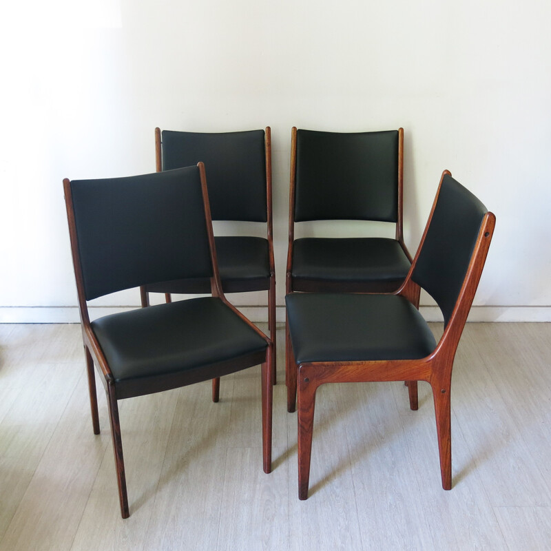 Lot de 4 chaises U.M. en palissandre et simili-cuir, J. ANDERSEN - 1960
