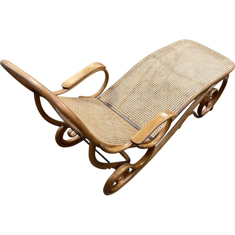 Vintage wooden lounge chair by Michaël Thonet