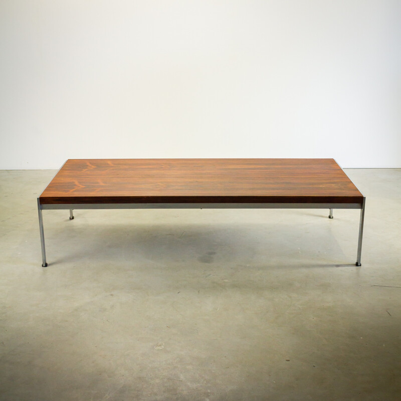Artifort coffee table "020" in rosewood, Kho LIANG IE - 1960s