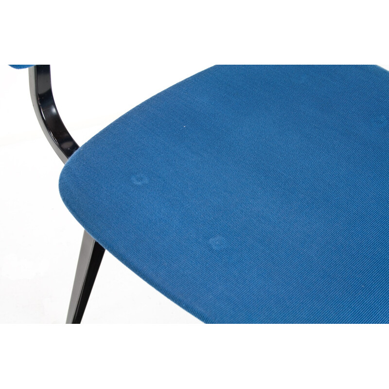 Pair of Ahrend de Cirkel "Revolt" chair in blue fabric, Friso KRAMER - 1954