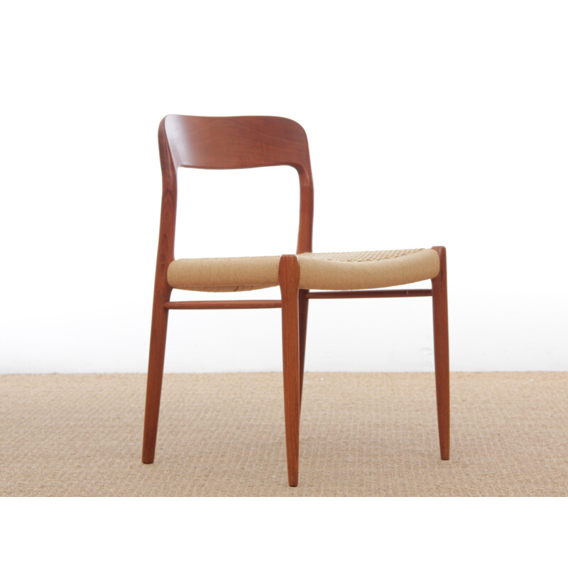 Suite de 4 chaises vintage scandinaves en teck modèle 75 par Niels.O.Moller