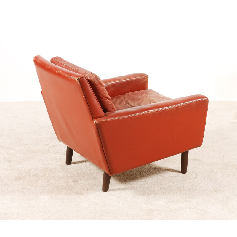 Sillón vintage escandinavo de cuero rojo, 1960