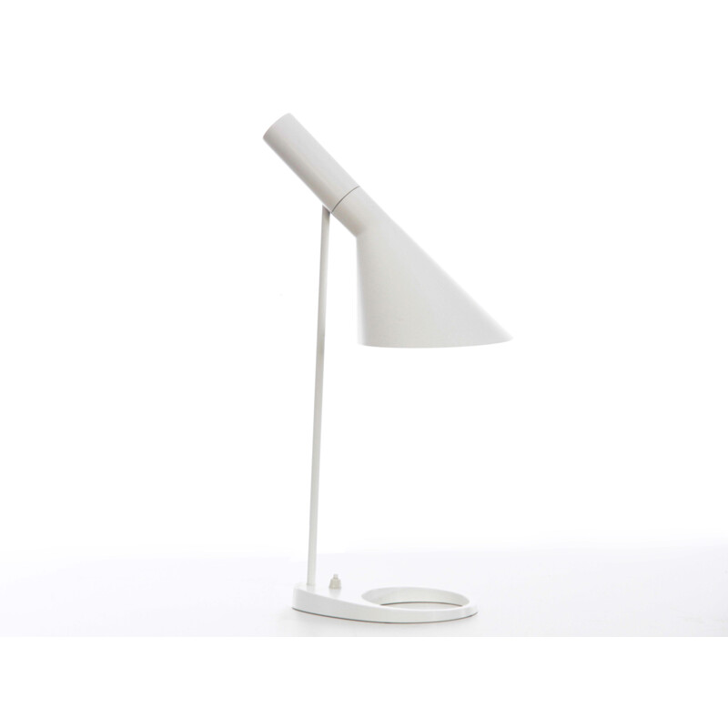 Lampe de table vintage scandinave modèle Aj blanc par Arne Jacobsen, 1960