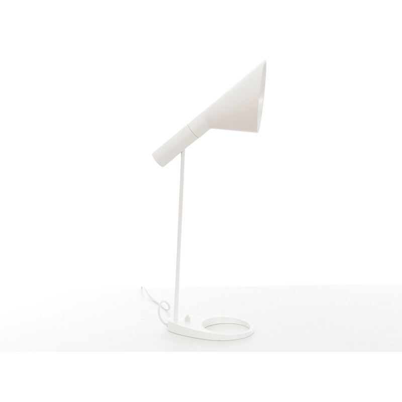 Lámpara de mesa vintage escandinava modelo Aj blanco de Arne Jacobsen, 1960
