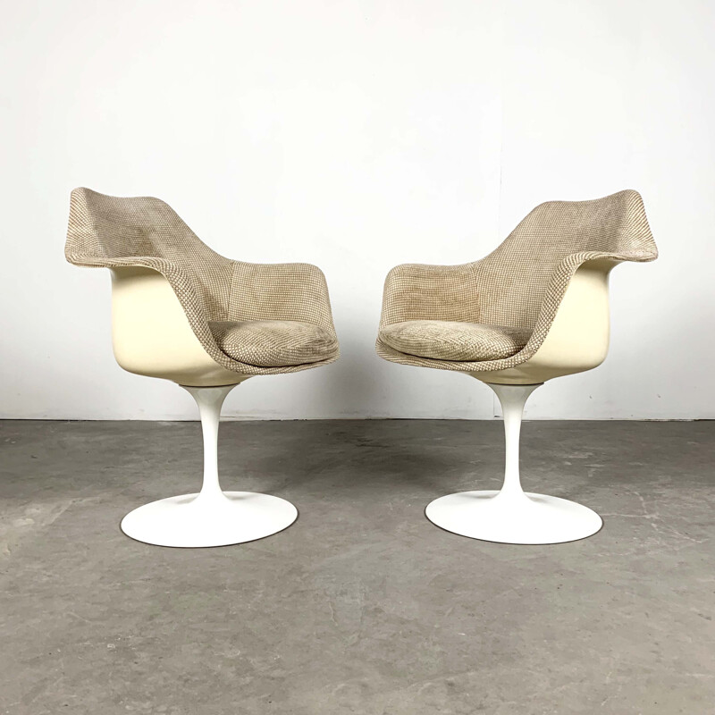 Set of vintage Tulip armchairs and dining chairs by Eero Saarinen for Knoll, 1960s