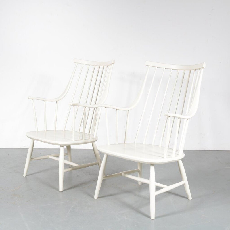 1950s Pair of spokeback chairs  designed by Lena Larsson, manufactured by Nesto in Sweden