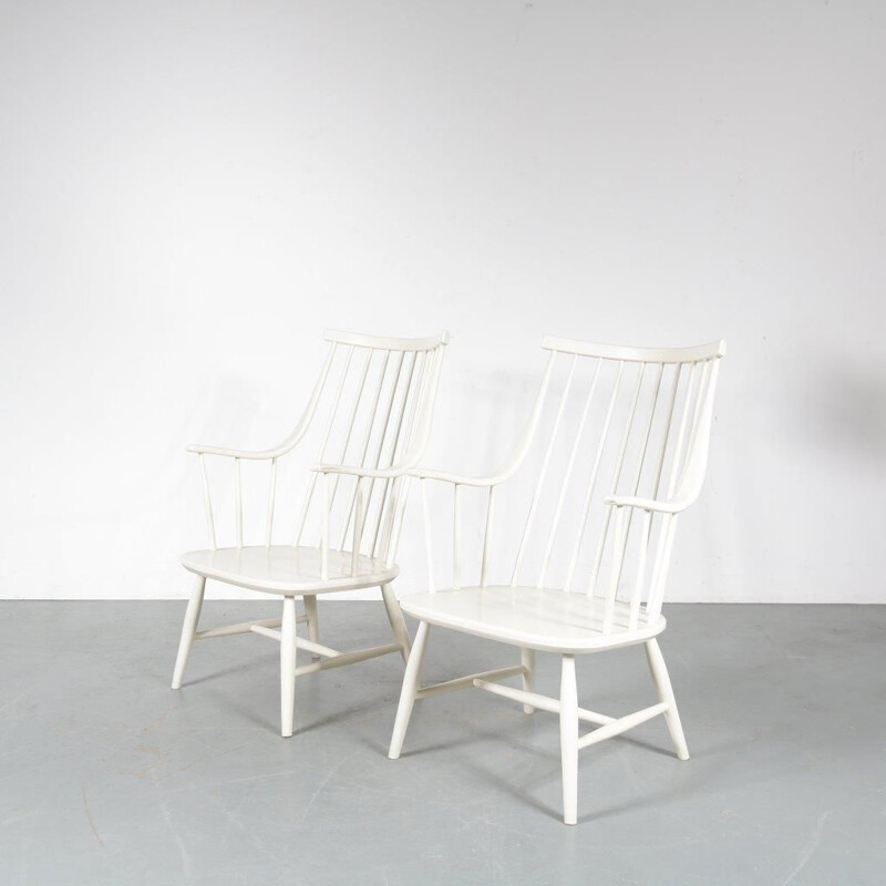 1950s Pair of spokeback chairs  designed by Lena Larsson, manufactured by Nesto in Sweden