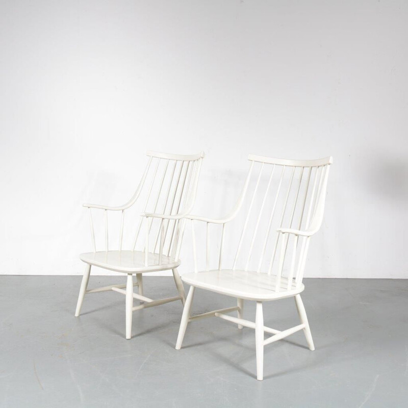 1950s Pair of spokeback chairs  designed by Lena Larsson, manufactured by Nesto in Sweden