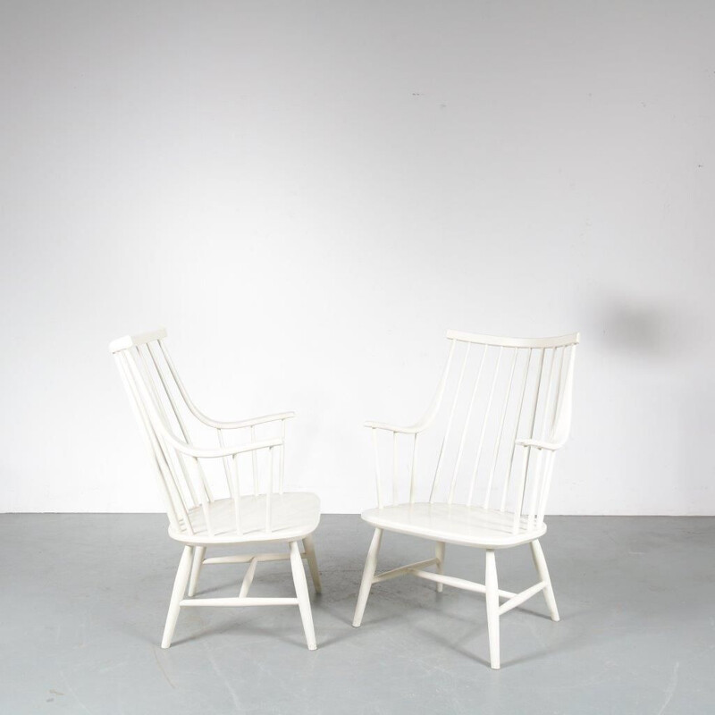 1950s Pair of spokeback chairs  designed by Lena Larsson, manufactured by Nesto in Sweden