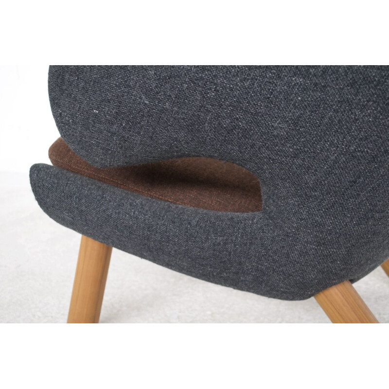 Pelican model armchair by Finn Juhl in grey, 2001