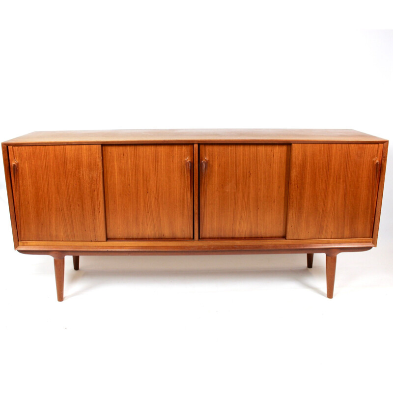 Sideboard in teak designed by Omann Junior from the 1960s 