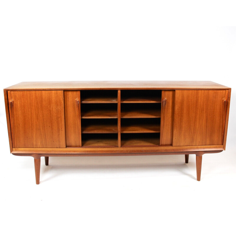 Sideboard in teak designed by Omann Junior from the 1960s 