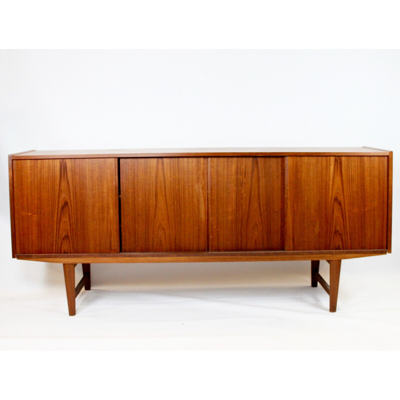 Wide sideboard in teak of danish design from the 1960s 