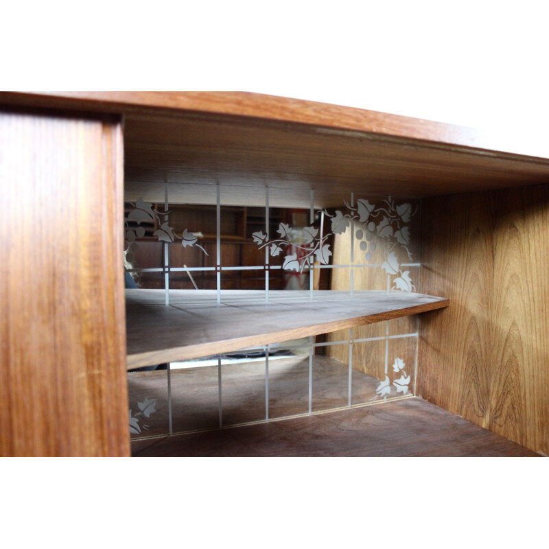 Wide sideboard in teak of danish design from the 1960s 