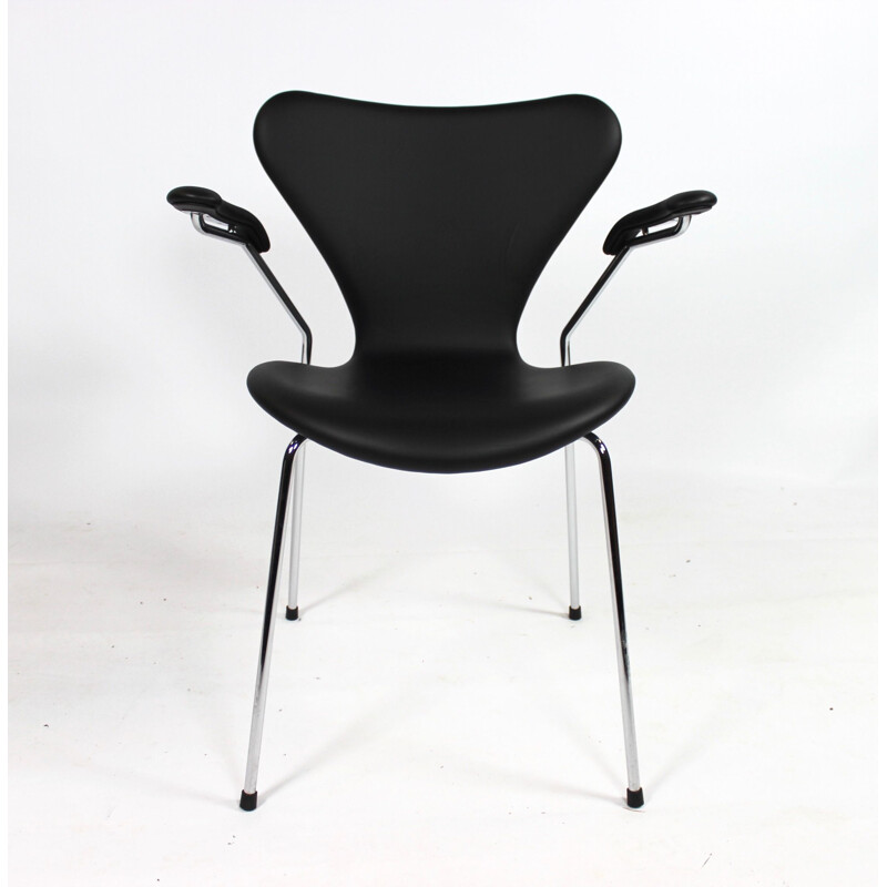 Set di 4 sedie vintage modello 3207 di Arne Jacobsen e Fritz Hansen, 2016
