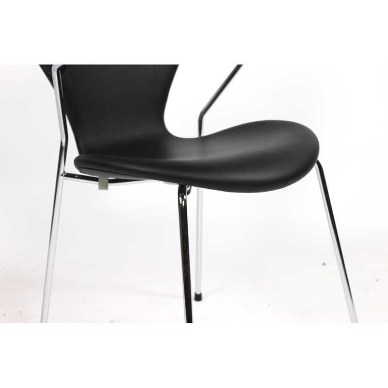 Conjunto de 4 sillas vintage modelo 3207 de Arne Jacobsen y Fritz Hansen, 2016
