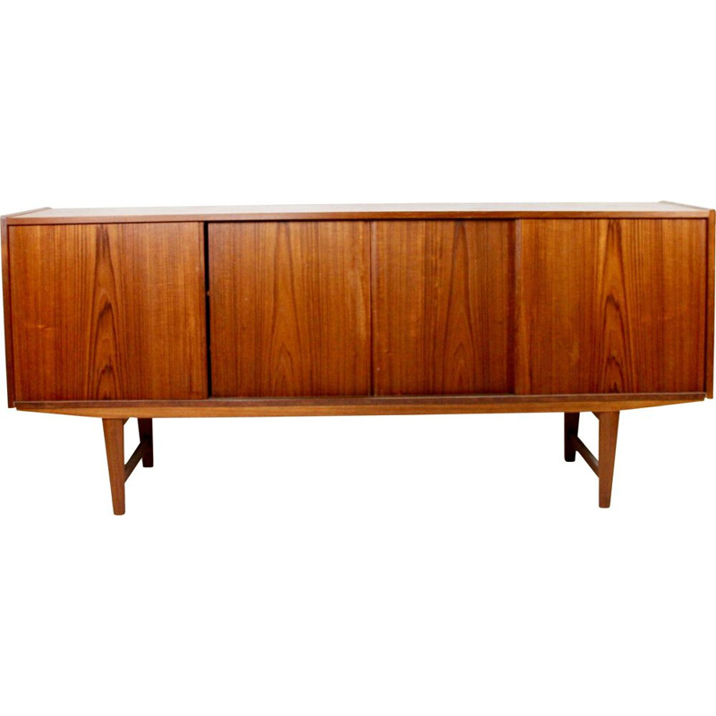 Wide sideboard in teak of danish design from the 1960s 