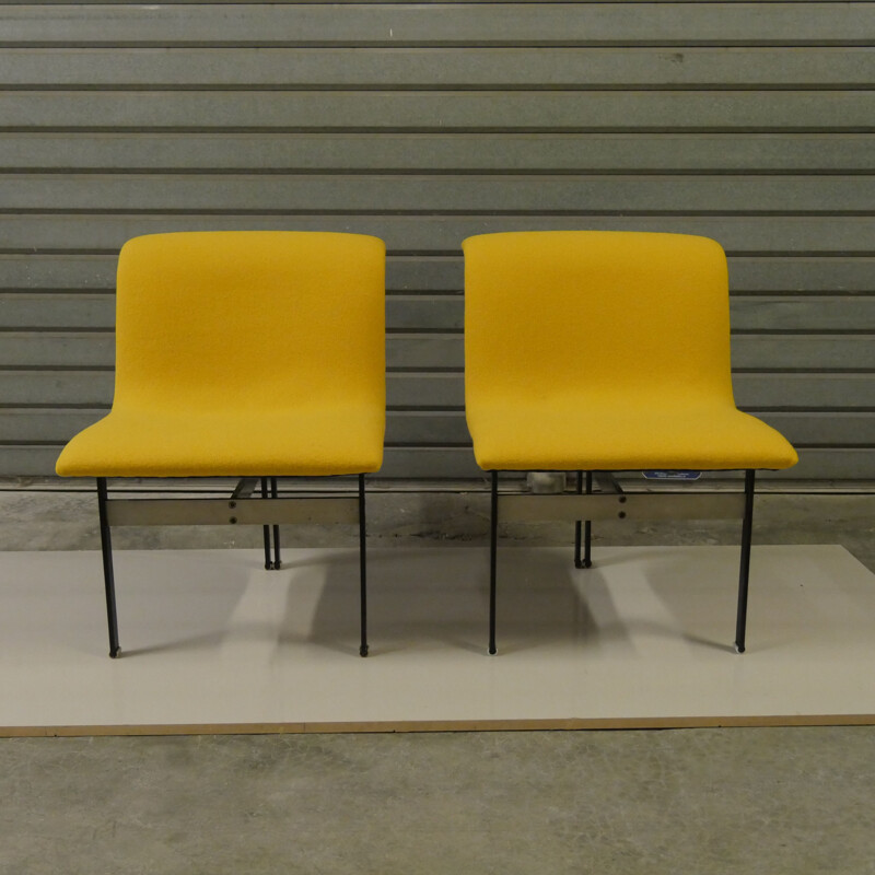 Pair of vintage WAVE chairs by Giovanni Offredi for Saporiti 1970