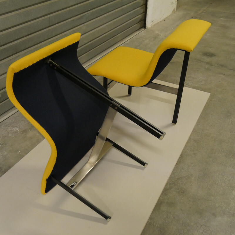 Pair of vintage WAVE chairs by Giovanni Offredi for Saporiti 1970