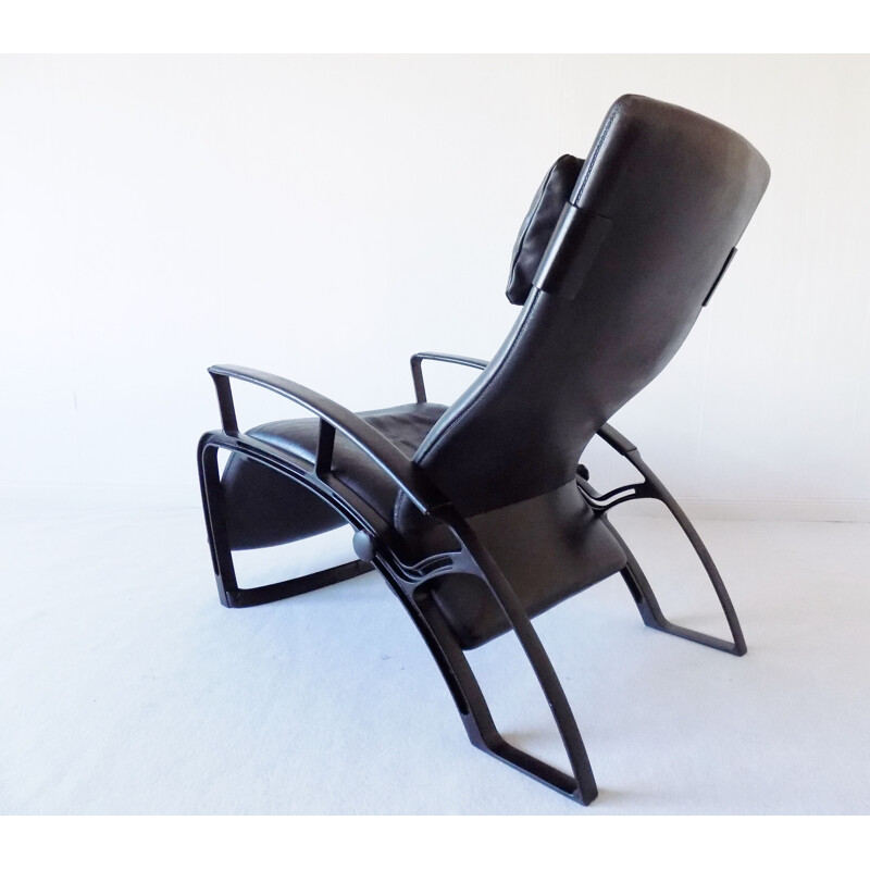 Vintage Interprofil IP84S Black Leather Recling chair by Ferdinand a. Porsche