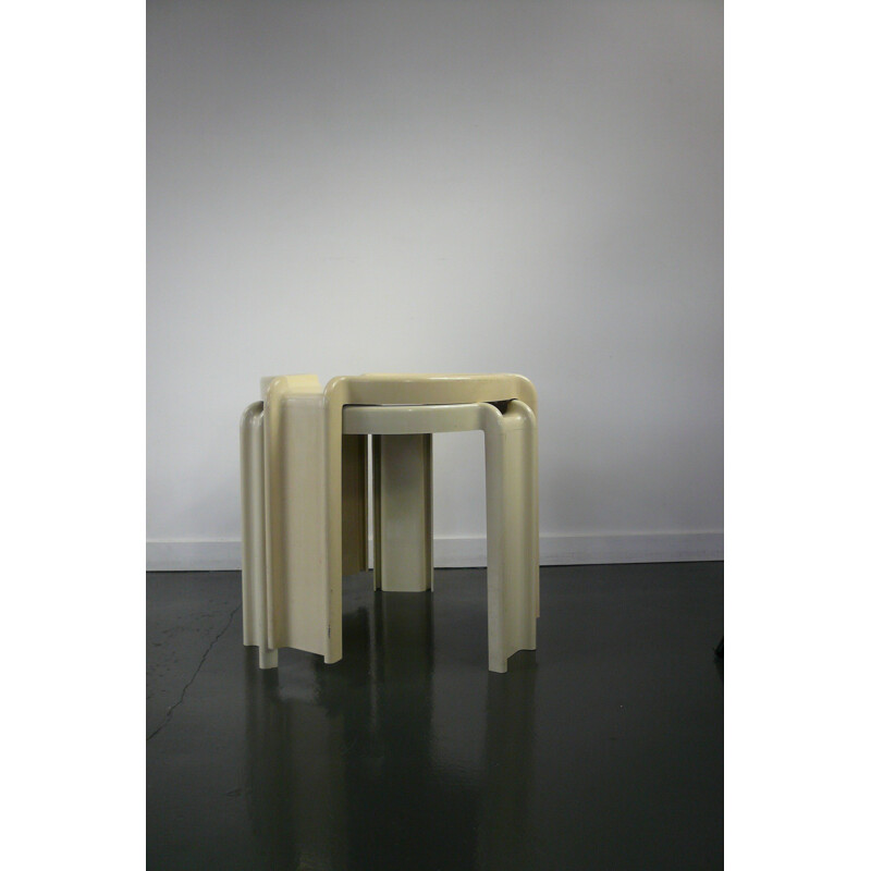 Kartell set of two white nesting side tables, Giotto STOPPINO - 1970s