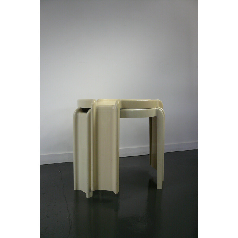 Paire de tables gigognes en plastique Kartell, Giotto STOPPINO - 1970