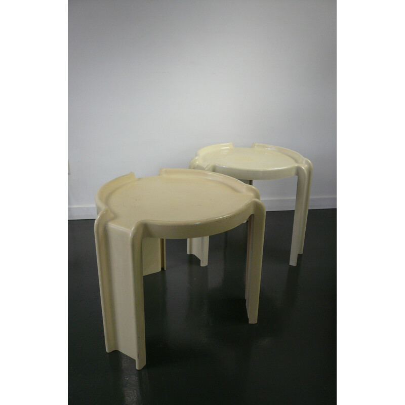 Kartell set of two white nesting side tables, Giotto STOPPINO - 1970s