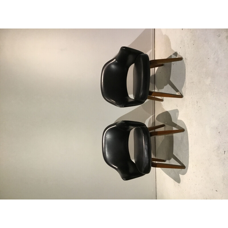 Lot de 2 fauteuils de direction en cuir noir vintage par Eero Saarinen pour Knoll Inc.Knoll International, 1960